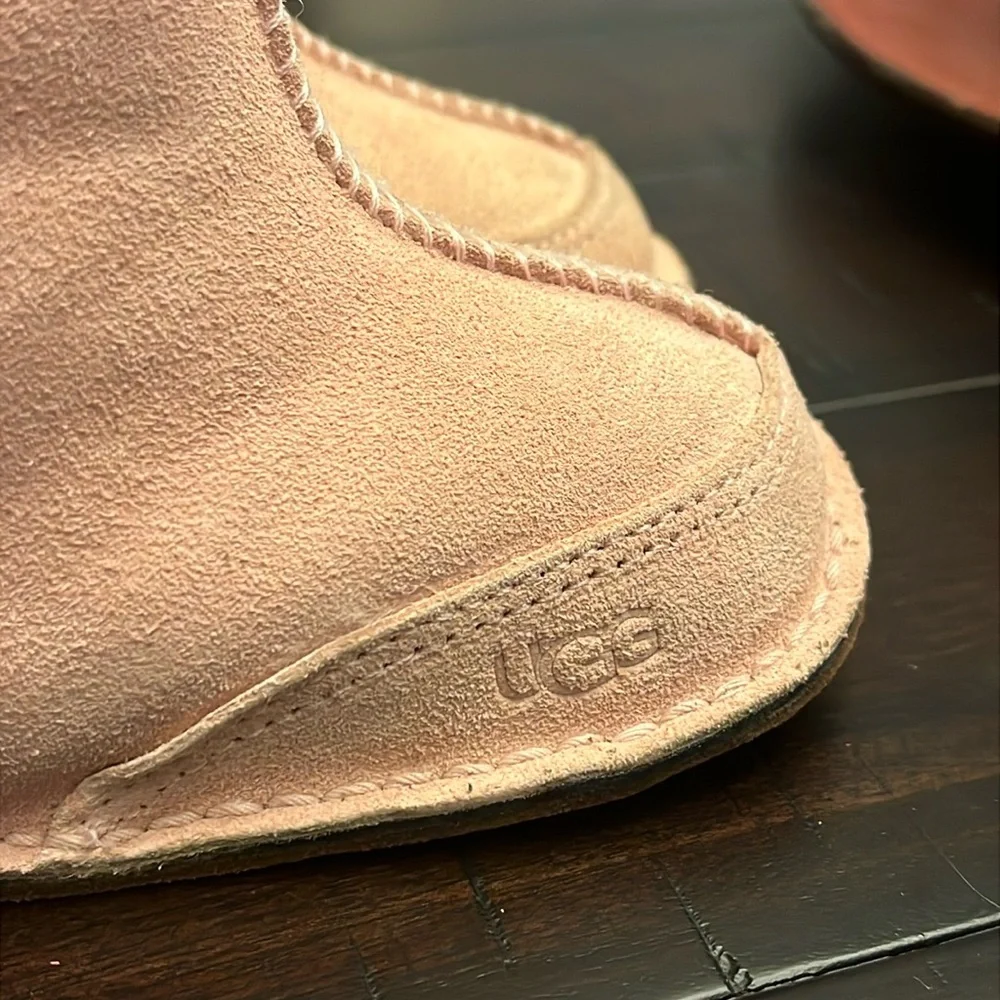 Ugg Australia I Boo infant baby booties boots Size Small 2/3 new 6-12 Months